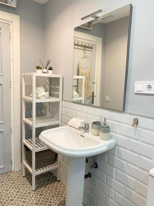 Apartmán Bright Flat Rosaleda Màlaga Exteriér fotografie